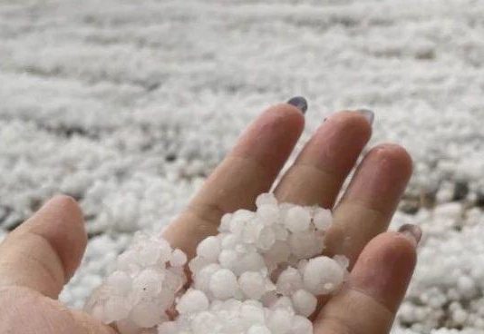 难得一见! 洛杉矶降雪+暴风雨+冰雹! 连日干燥后终于迎来首场大范围降水